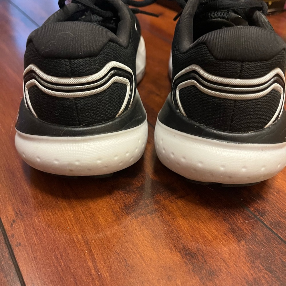 Brooks Women’s Black and White Running Sneakers - Picture 2 of 4